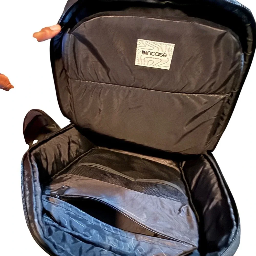 Incase Compass Backpack Targus Grid 12